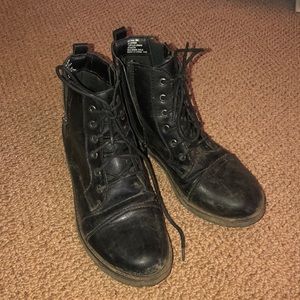 Steve Madden combat boot